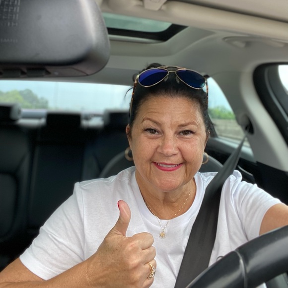 Meet your Posher, Lisa - Picture 5 of 8